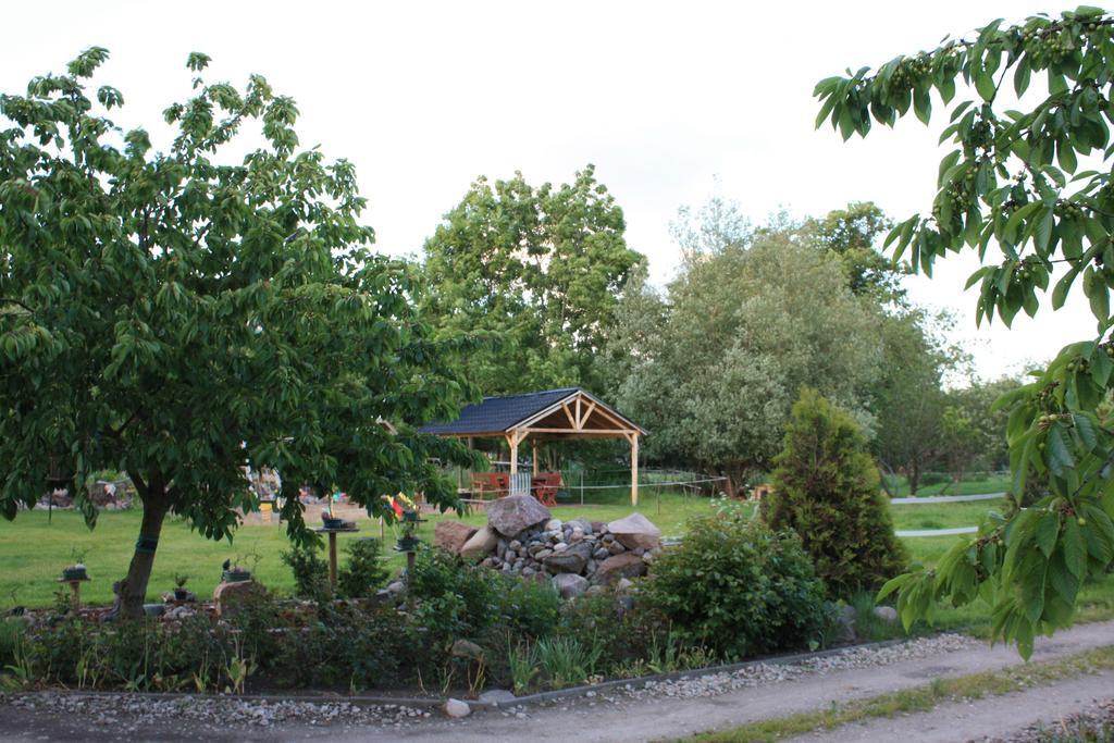 Ferienwohnung Landhaus Questin Alt Bukow Exterior foto