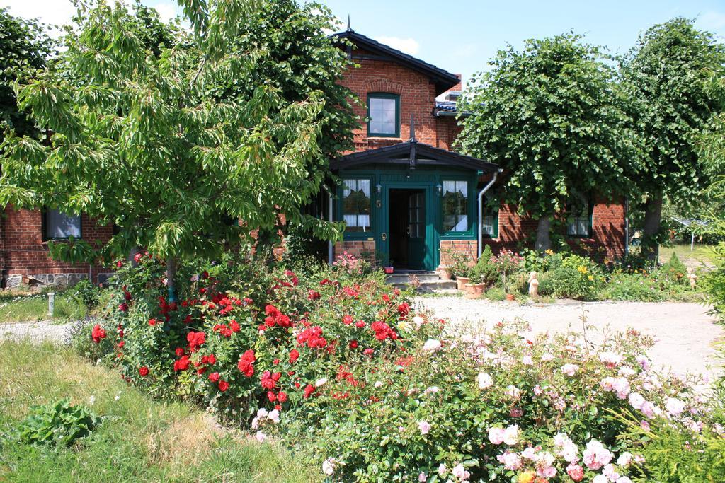 Ferienwohnung Landhaus Questin Alt Bukow Exterior foto